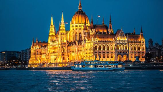 Budapest: Parliament Panorama Cruise with Törley Prosecco