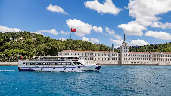 Istanbul: Bosphorus Sightseeing Cruise with Sunset Option