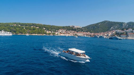 Da Hvar: tour di gruppo della Grotta Azzurra e delle isole Pakleni