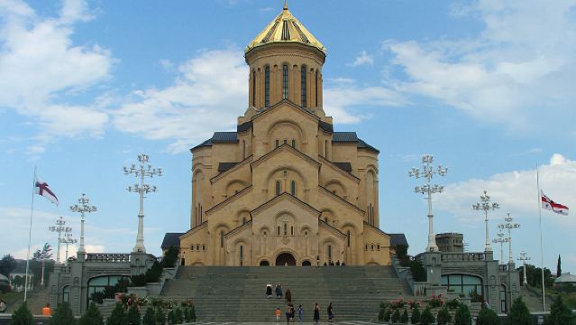Dagtocht met gecharterde autovervoer naar de Heilige Drie-eenheidskathedraal in Tbilisi, het oude stadsgedeelte van Sighnaghi en het Moederfort