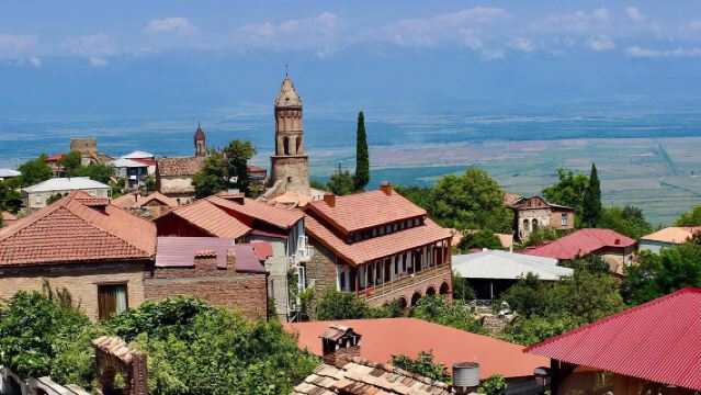 Excursión de un día al casco antiguo de Sighnaghi en Georgia + Monasterio de Bodbe con servicio de coche privado con conductor