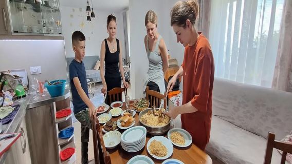 Berat: Traditional Cooking Class with a Local Family