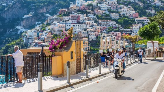 Scooter rental to visit the Amalfi Coast