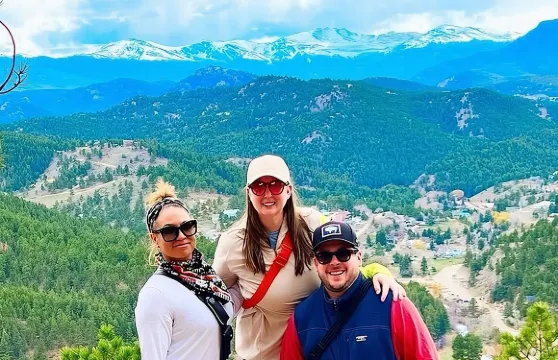 科羅拉多州落基山脈導覽健行，欣賞藍天山美景