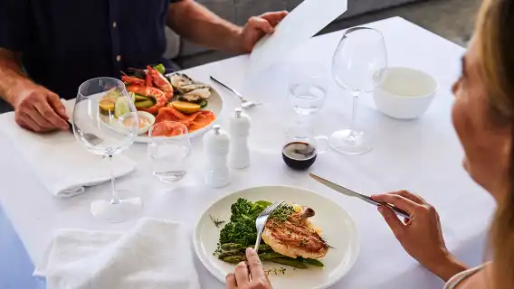 Sydney Darling Harbour 3-Hour Luxury Cruise Dinner Day Tour & Night Tour Journey Beyond Cruises [Gourmet Western Cuisine/Desserts/Drinks + Opera House/Harbour Bridge]