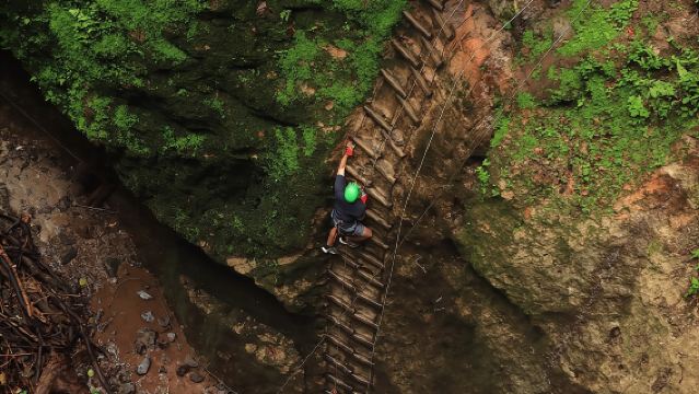 ラ・フォルトゥナ ウルティメート・ウォーターフォール・キャニオニング：4回のラペリング＆モンキードロップ