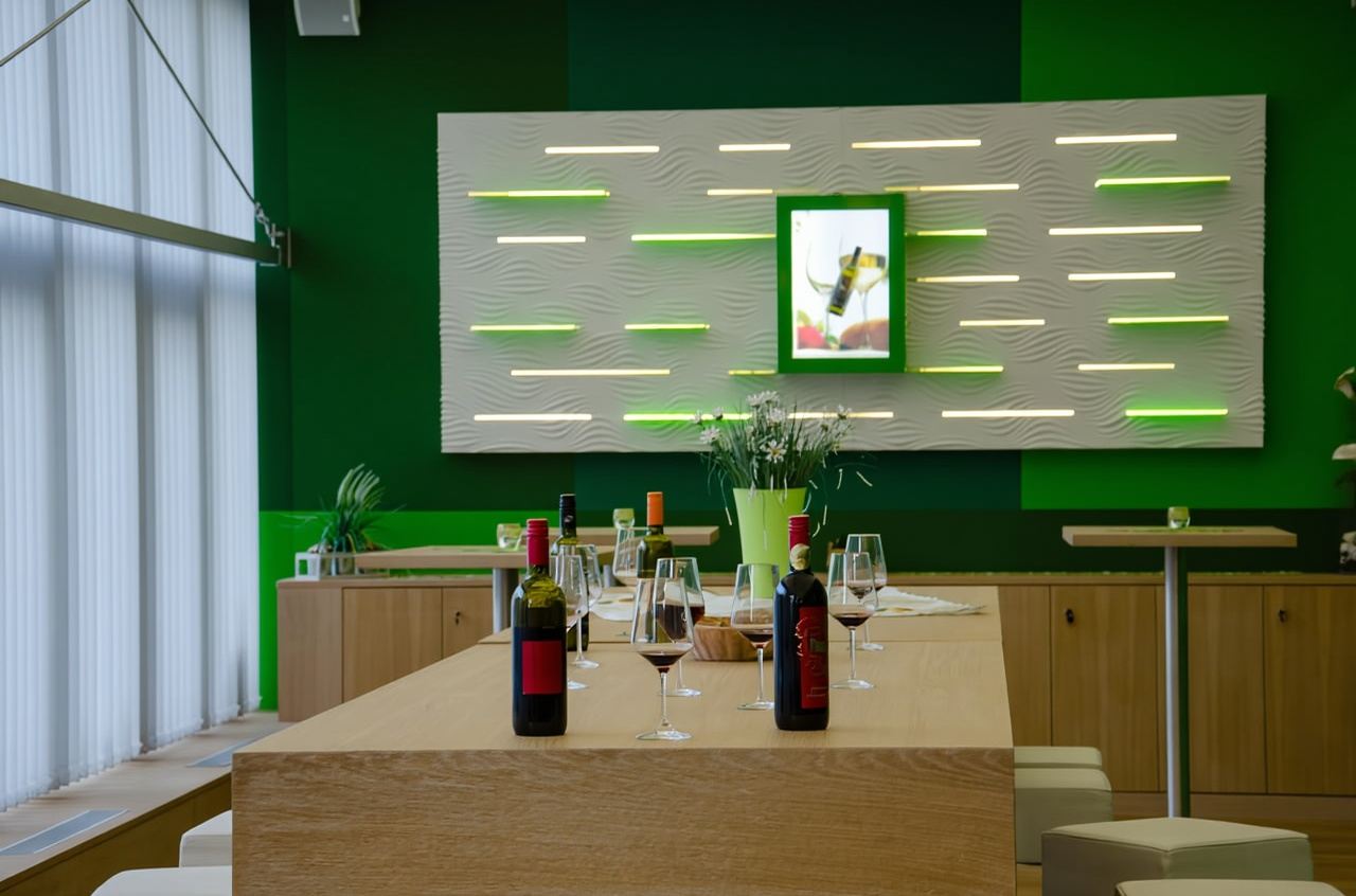 From Vienna: Half-day Countryside Wine Tour with Meal