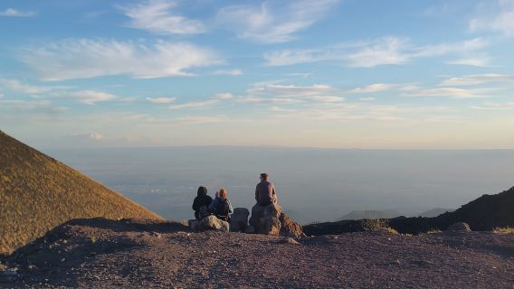 Trek Mudah Berpandu Cerun Selatan Etna