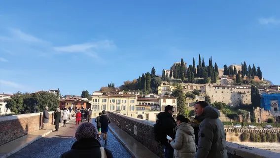 Verona: Kulinarische Tour und Rundgang mit der Seilbahn