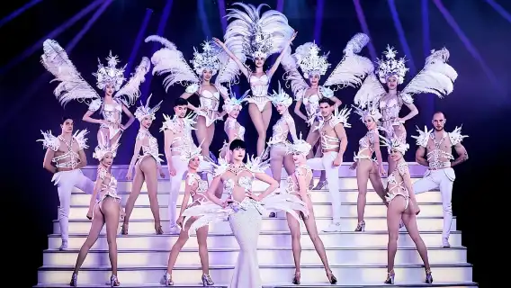 Paris: VIP Dinner and Cabaret Show at Paradis Latin