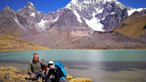 Da Cusco: Escursione a piedi alle 7 lagune di Ausangate