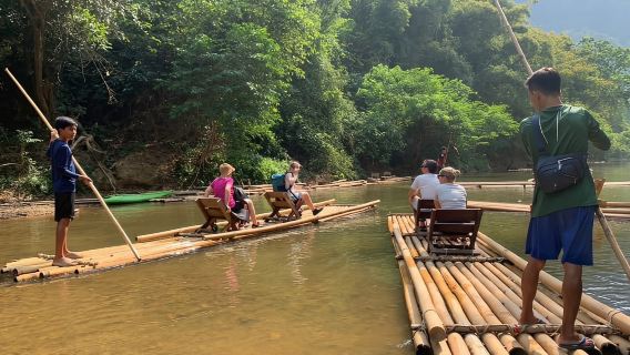 Khao Sok: Tour chèo bè tre ngắm cảnh sông nước tuyệt đẹp