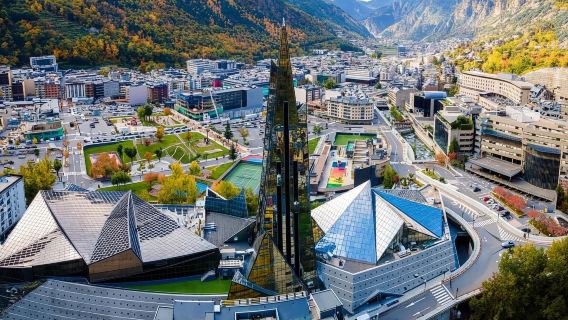 Andorra & France: Day Trip from Barcelona