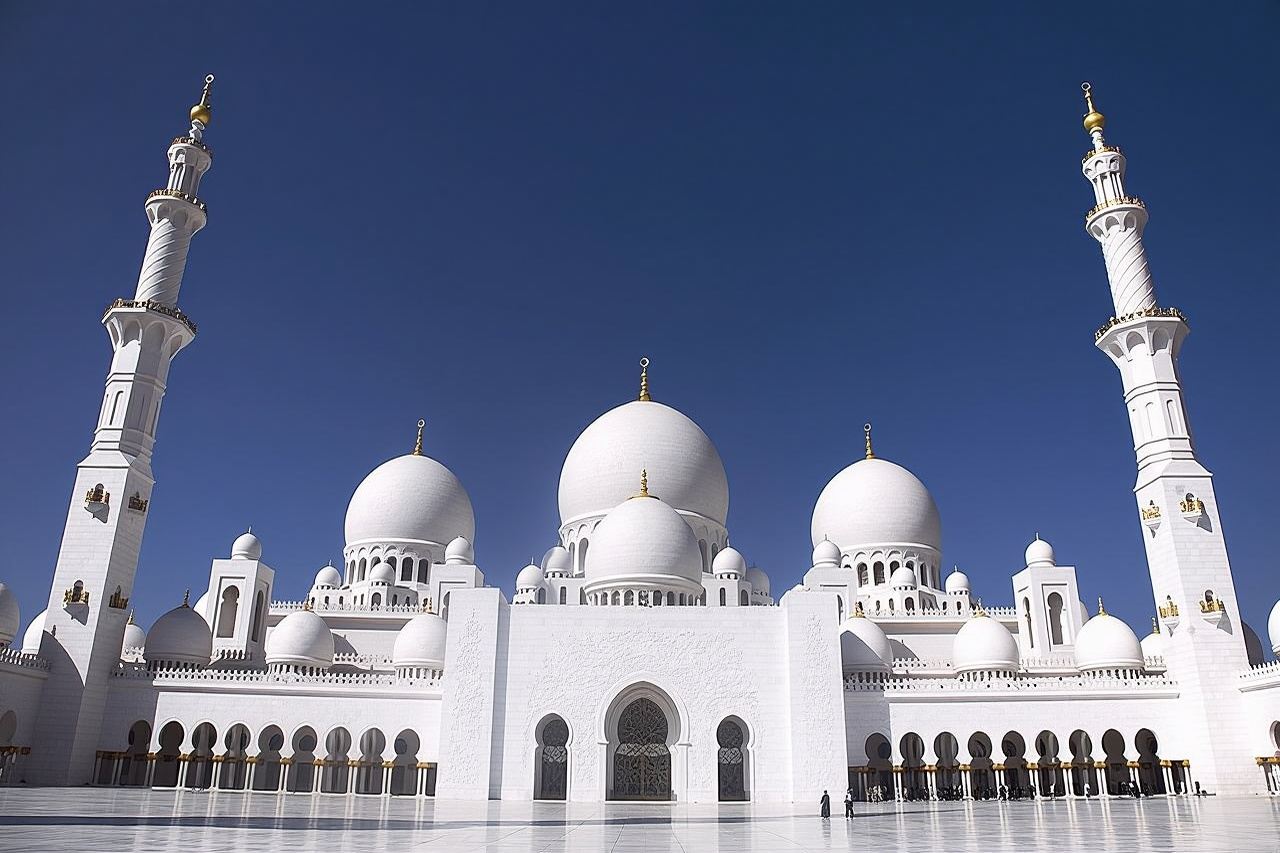 Abu Dhabi Day Tour From Dubai with Sheikh Zayed Grand Mosque