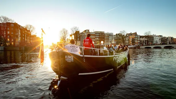 Croisière premium sur les canaux d'Amsterdam en bateau ouvert, boissons incluses.