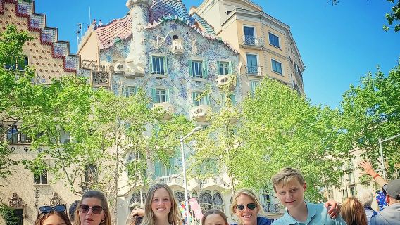 Ramblas, Old Town, Gothic and Gaudi Architecture Walking Tour