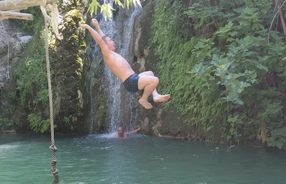 超值四驅車及覬光車之旅：探索拉拉灣與阿多尼斯瀑布