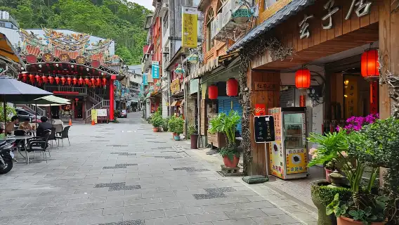 From Taipei: Thousand Island Lake and Pinglin Tea Plantation