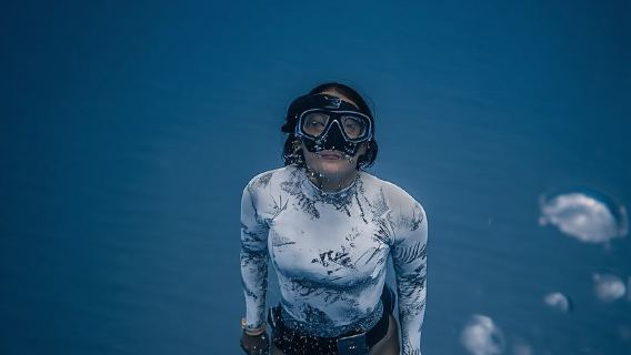 Snorkeling guidato nella spiaggia di Barcellona