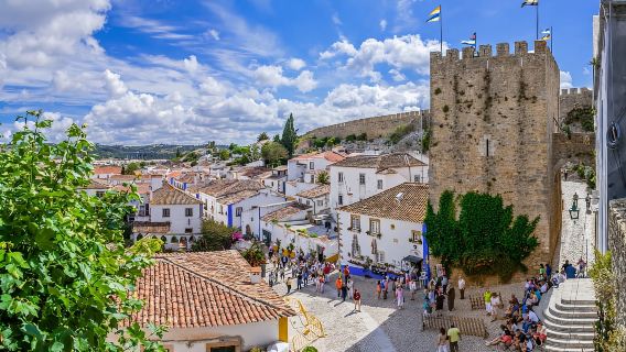 Da Lisbona: tour di gruppo da 8 persone di Fátima, Nazaré e Óbidos
