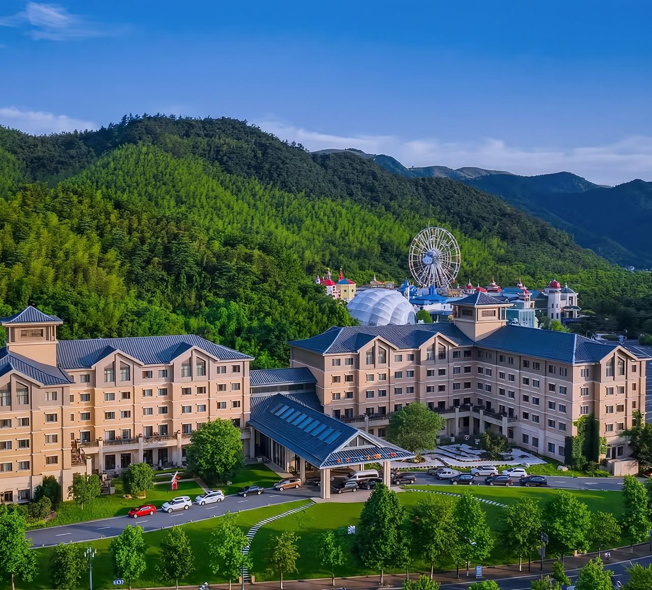 Anji Yinrun Town Landison Vega Hotel + Jiangnan Tianchi Skiing