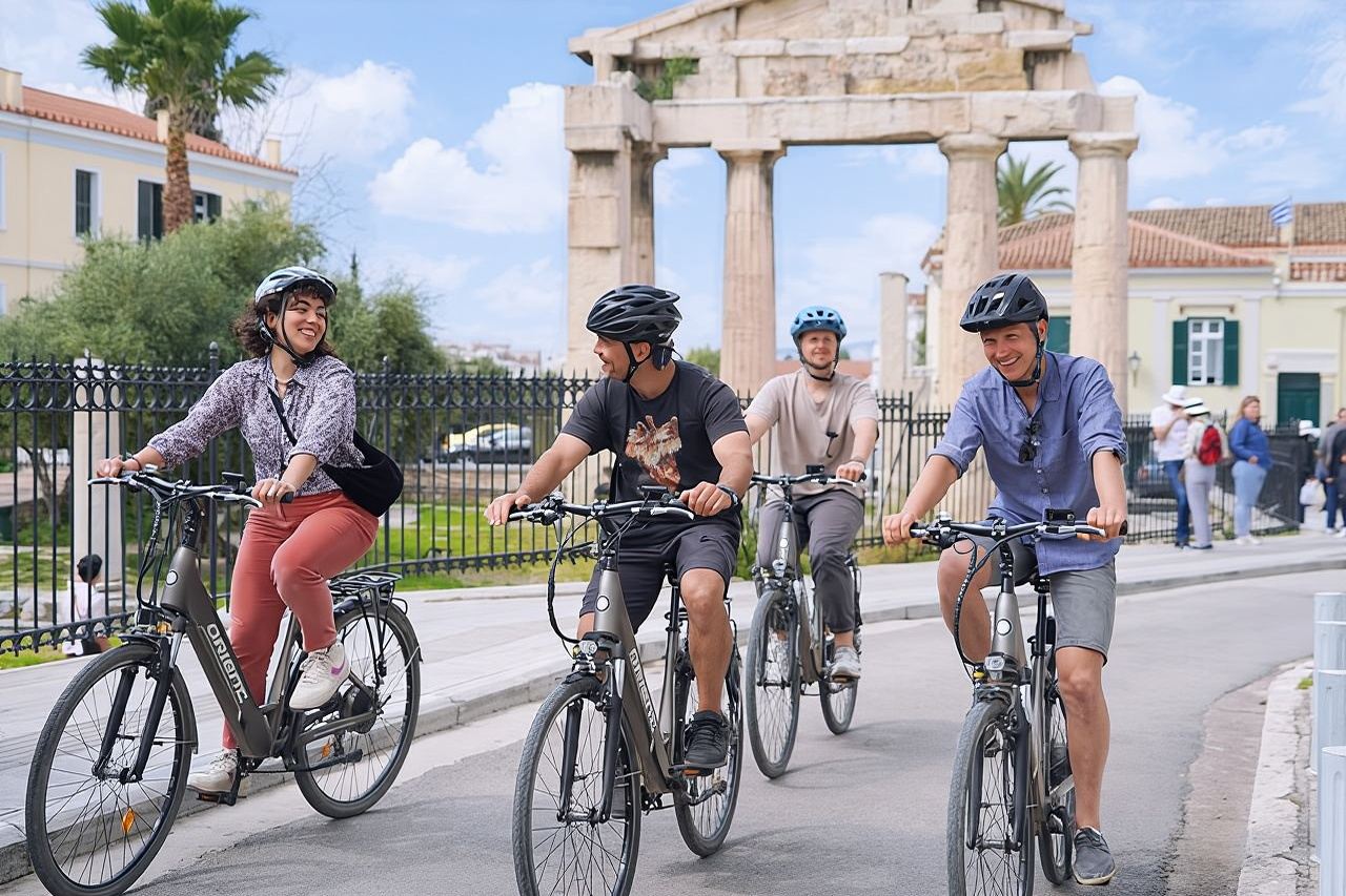 Fietstocht in kleine groep door Athene met optioneel bezoek aan de Akropolis