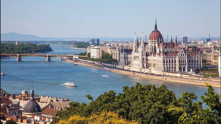布達城堡+馬加什教堂+蓋勒特山周年紀念公園+多瑙河觀光遊船