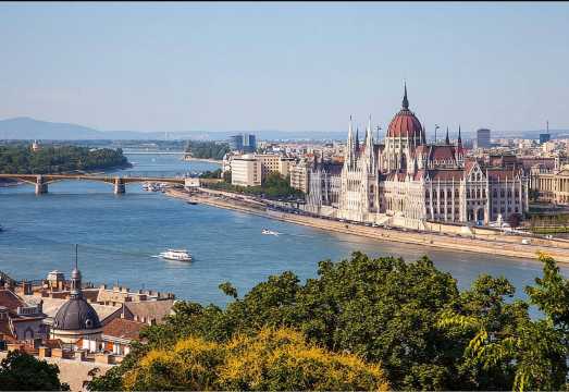 Hungary Fisherman's Bastion + Matthias Church + Buda Castle + Budapest Danube River 1-day tour