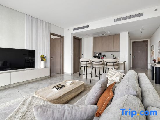 Modern 1BR Apartment with Burj Khalifa View