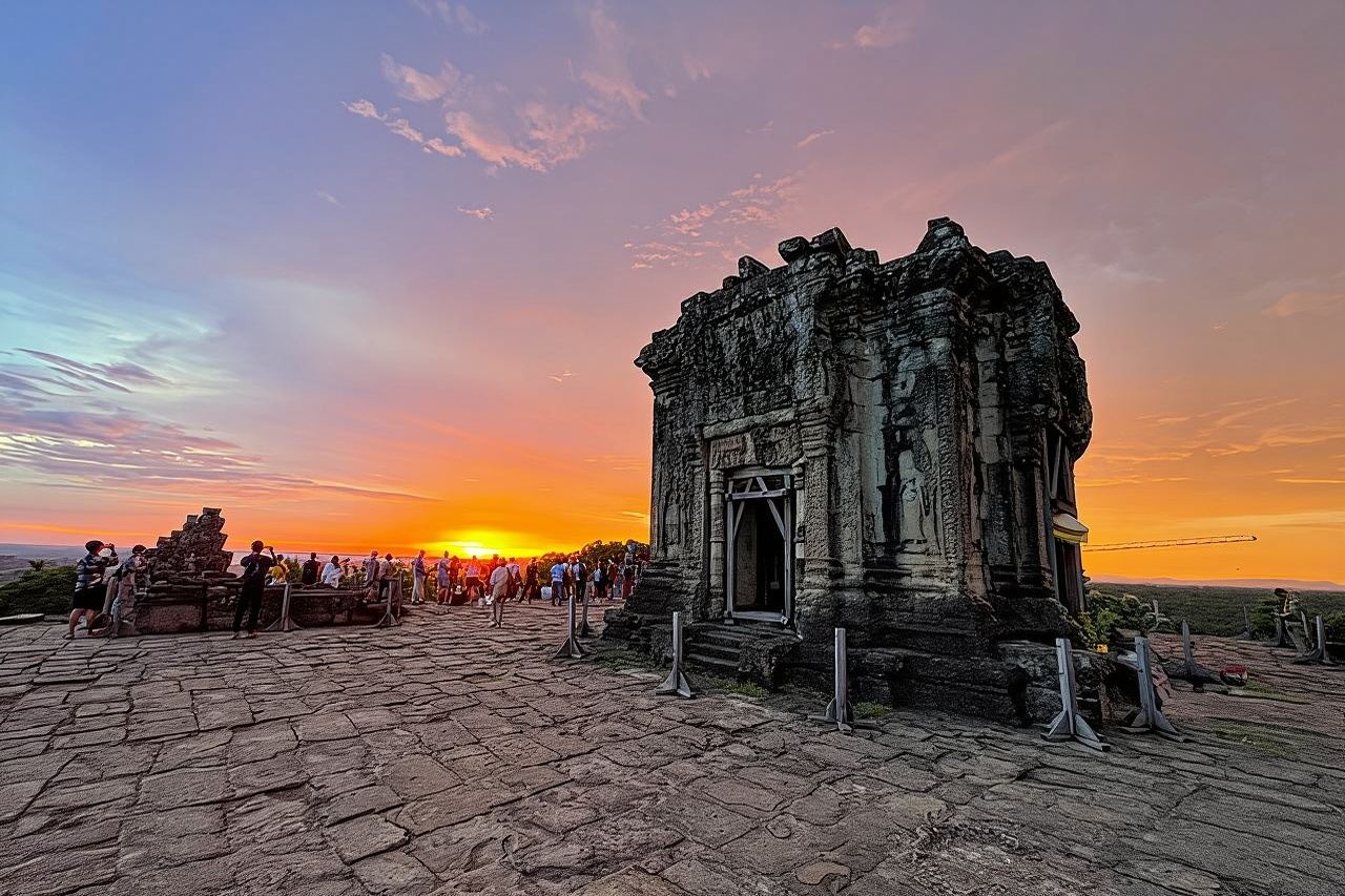 Angkor Wat Small Group Tour and Sunset with Lunch Included