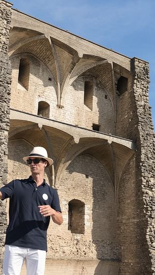 ทัวร์ 1 วัน ชิมไวน์ Châteauneuf-du-Pape ประเทศฝรั่งเศส พร้อมชมทัศนียภาพสวยงามของหมู่บ้านในเทือกเขา Luberon|รวมการเยี่ยมชมโรงกลั่นเหล้าและชิมไวน์ 2 แห่ง