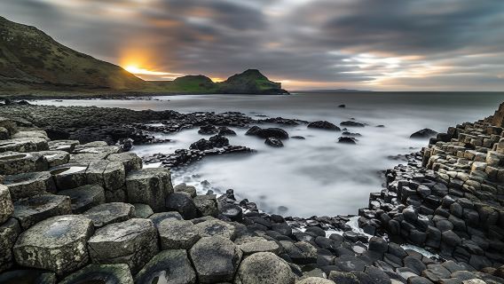 Giant's Causeway + Dark Hedges + Carrick-a-Rede Rope Bridge one-day tour Belfast, UK