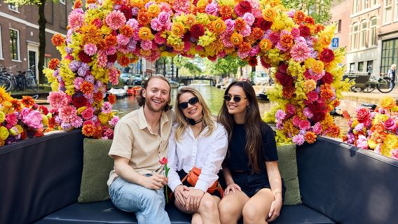 Crociera originale sui canali di Amsterdam con la Flower Boat e guida locale