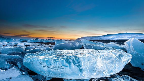 Glacier Lagoon Jökulsárlón day tour from Reykjavik