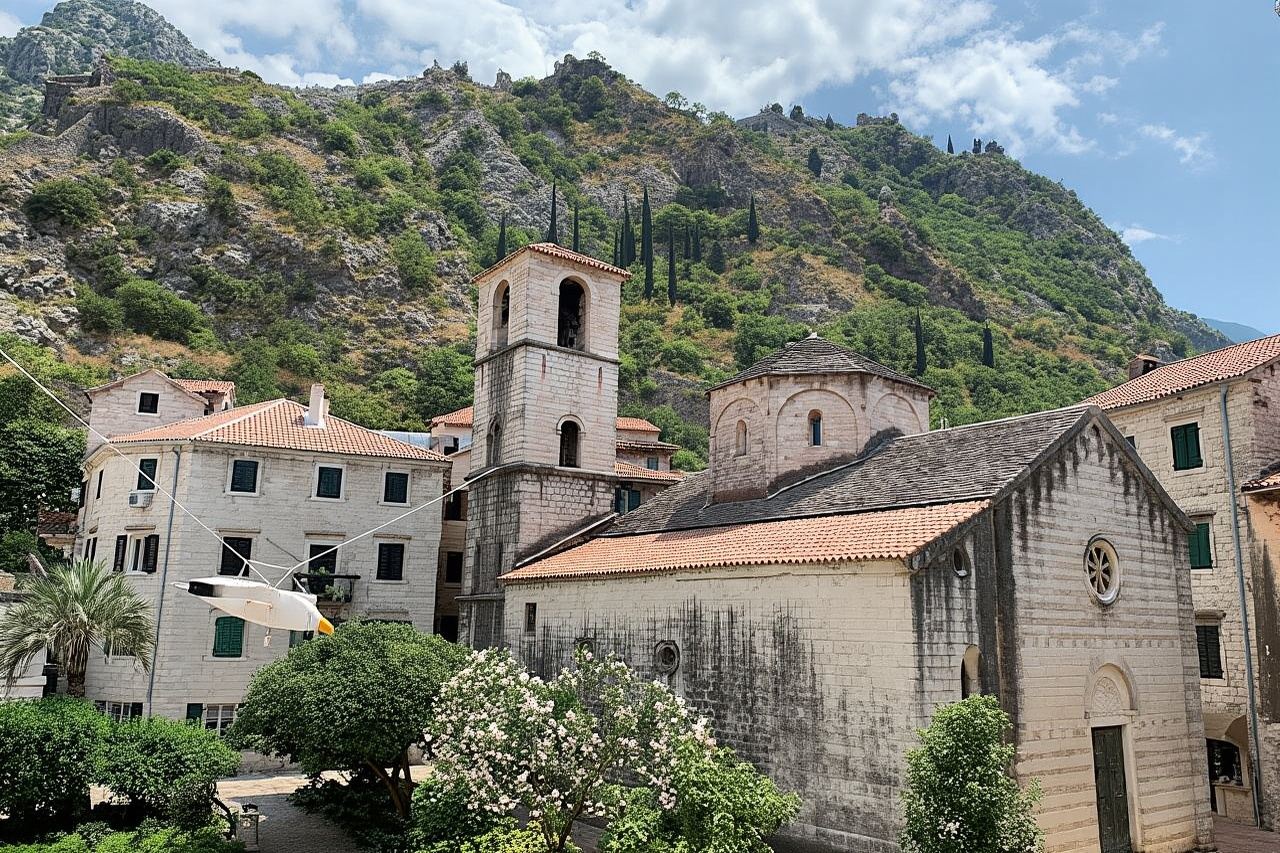 Self-guided discovery walk in Kotor - medieval streets of Old Town
