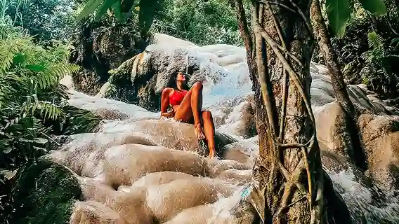 清邁納財大象營+粘粘瀑布+大象噗噗造紙工廠一日遊 騎大象