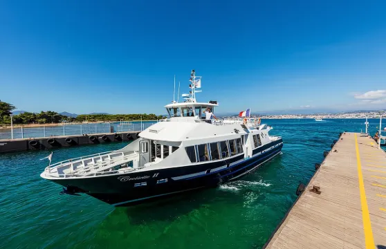 從坎城搭乘渡輪前往聖特羅佩