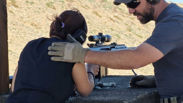 Outdoor Shooting Experience with Transfer and Lunch in Las Vegas