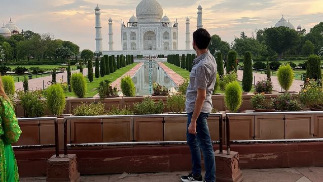 All Inclusive Private Taj Mahal Tour from Delhi by Car