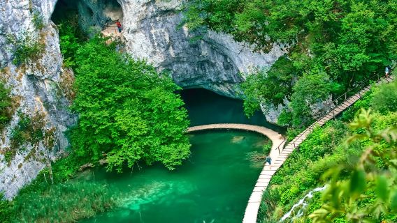 Desde Split: Visita guiada a los lagos de Plitvice con entradas