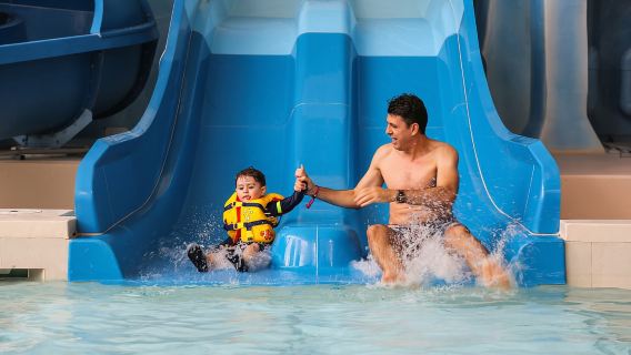 East Rutherford: Tiket Masuk Dreamworks Indoor Water Park