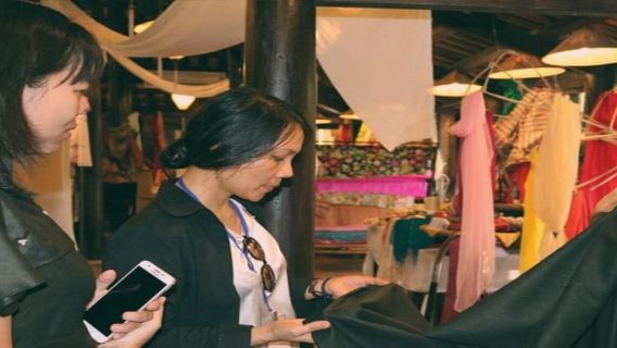 Discover Traditional Silk Process in Hoi An Silk Village