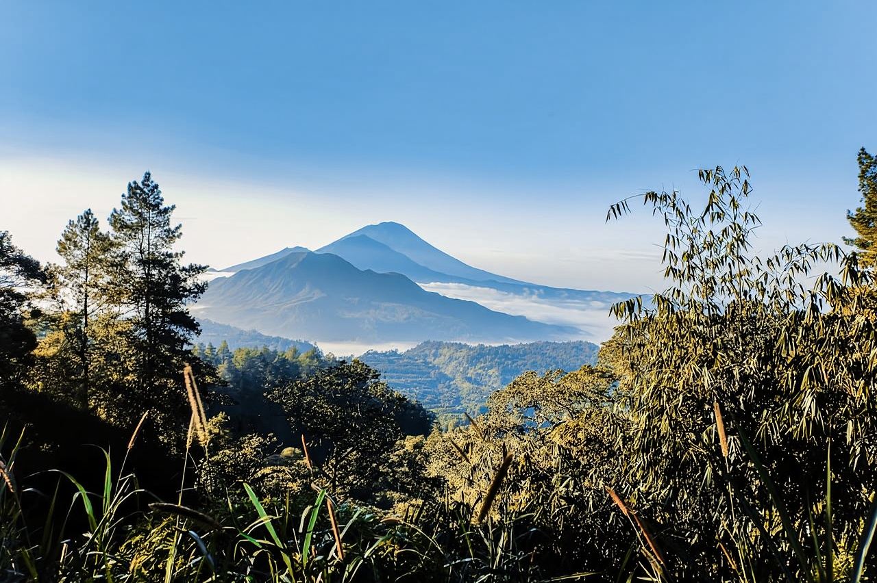 Bali: Mount Batur Sunrise Trek With Guide and Breakfast