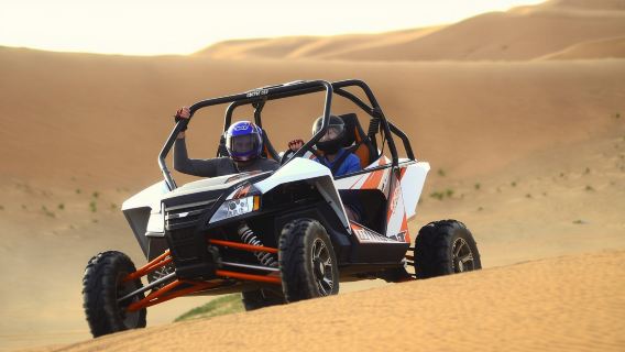 Pengembaraan Menyeberangi Padang Pasir Arab dengan Kenderaan Pacuan Empat Roda di Dubai