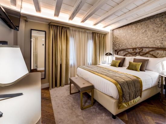 CHC Continental, BW Premier Collection Room Type - Superior Queen Room with Canal view