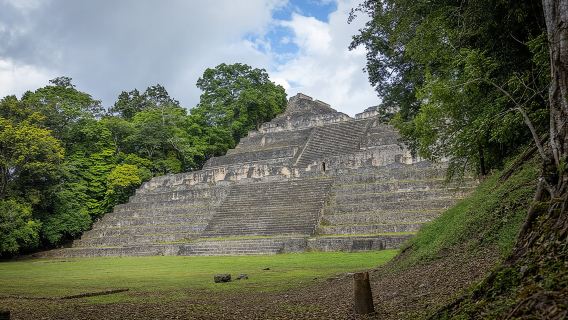 Tour zu den Maya-Ruinen von Caracol inklusive Rio On Pools, Rio Frio Höhle und Picknick-Mittagessen