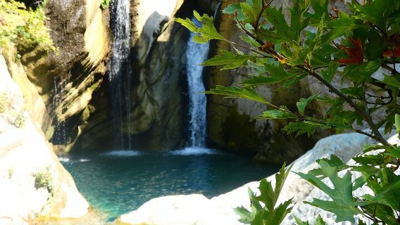 BOGOVA WATERFALL & WINERY TOUR dari Berat oleh 1001 AA