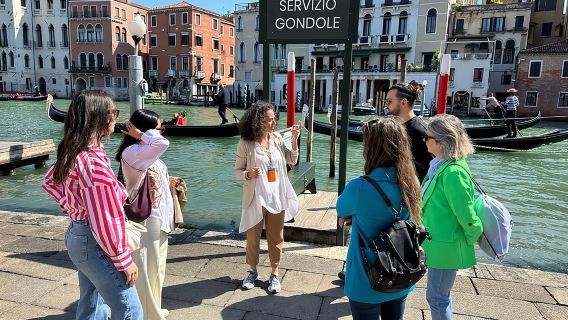 Venice Sightseeing Small Group Walking Tour with a Local Guide