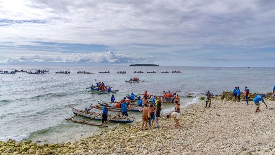 Plongée avec tuba avec les requins-baleines à Oslob et chutes de Tumalog avec canyoning à Badian