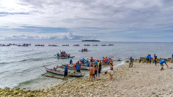 Plongée avec tuba avec les requins-baleines à Oslob et chutes de Tumalog avec canyoning à Badian